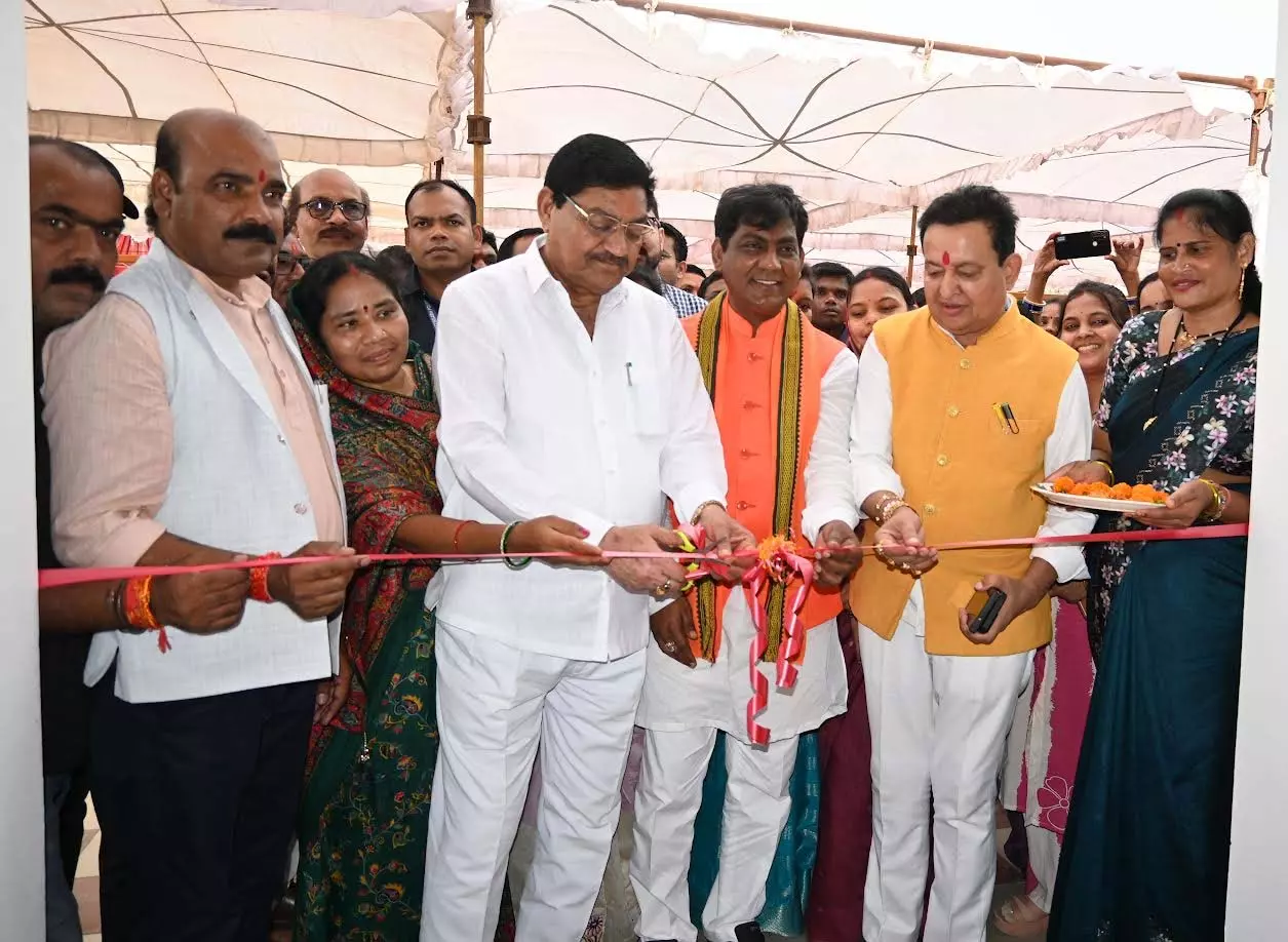 महतारी सदन महिलाओं की आर्थिक समृद्धि और समरसता की नई पहचान बनेगी: मंत्री बघेल महतारी सदन महिलाओं की आर्थिक समृद्धि और समरसता की नई पहचान बनेगी: मंत्री बघेल