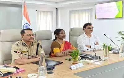 विधानसभा चुनाव को लेकर बिहार-झारखंड के सीमावर्ती जिलों के अधिकारियों की बैठक विधानसभा चुनाव को लेकर बिहार-झारखंड के सीमावर्ती जिलों के अधिकारियों की बैठक