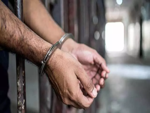 मोस्ट वांटेड नक्सली को यूपी एटीएस ने दबोचा, 5 लाख रुपए का था इनाम मोस्ट वांटेड नक्सली को यूपी एटीएस ने दबोचा, 5 लाख रुपए का था इनाम