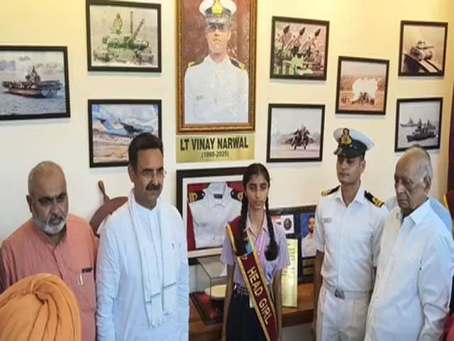 शहीद विनय नरवाल को समर्पित वॉल ऑफ वेलर का उद्घाटन शहीद विनय नरवाल को समर्पित वॉल ऑफ वेलर का उद्घाटन