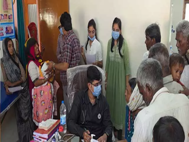 स्वस्थ नारी सशक्त परिवार अभियान: गुजरात में सैकड़ों लोगों ने कराई निशुल्क स्वास्थ्य जांच स्वस्थ नारी सशक्त परिवार अभियान: गुजरात में सैकड़ों लोगों ने कराई निशुल्क स्वास्थ्य जांच