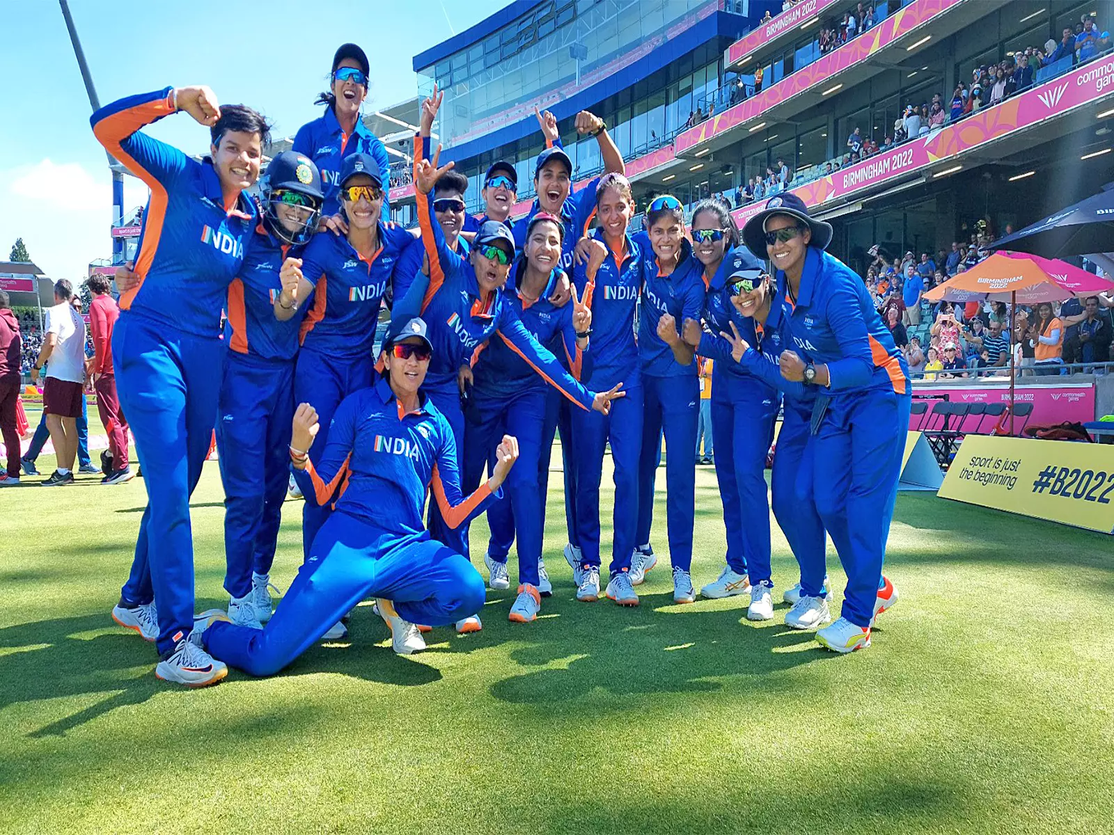 Australia के खिलाफ श्रृंखला के निर्णायक मैच में धीमी ओवर गति के लिए भारत पर जुर्माना Australia के खिलाफ श्रृंखला के निर्णायक मैच में धीमी ओवर गति के लिए भारत पर जुर्माना