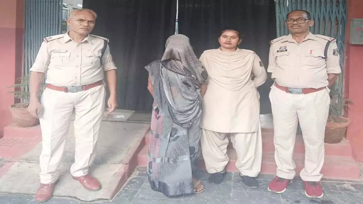 CG: दिव्यांग बेटे पर मां ने पेट्रोल डालकर आग लगाई, इलाज के दौरान युवक की मौत CG: दिव्यांग बेटे पर मां ने पेट्रोल डालकर आग लगाई, इलाज के दौरान युवक की मौत