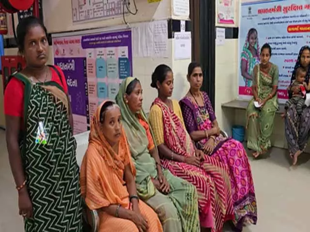 आणंद जिले में स्वास्थ्य शिविर का आयोजन, बड़ी संख्या में महिलाओं ने लिया हिस्सा आणंद जिले में स्वास्थ्य शिविर का आयोजन, बड़ी संख्या में महिलाओं ने लिया हिस्सा