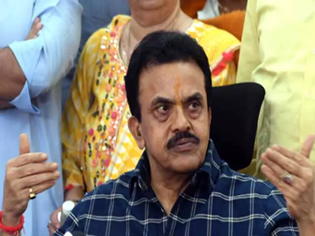 नवरात्रि में धार्मिक भावनाओं का सम्मान करते हुए मीट की दुकानों को रखना चाहिए बंद नवरात्रि में धार्मिक भावनाओं का सम्मान करते हुए मीट की दुकानों को रखना चाहिए बंद