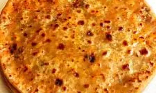 Paneer Lunch : लंच टाइम को बनाएं खास पनीर परांठा Paneer Lunch : लंच टाइम को बनाएं खास पनीर परांठा
