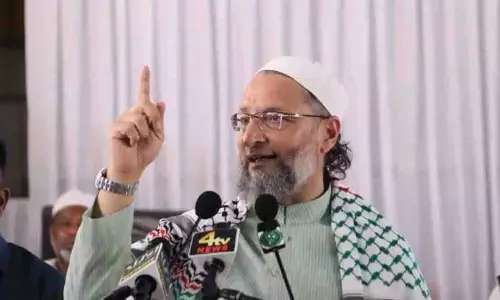 भारत को ट्रम्प प्रशासन के आगे नहीं झुकना चाहिए: Asaduddin Owaisi
