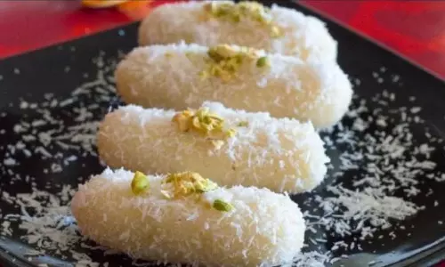 Bread Chamcham: ब्रेड से बनाएं मुलायम और रसभरी, ब्रेड चमचम Bread Chamcham: ब्रेड से बनाएं मुलायम और रसभरी, ब्रेड चमचम
