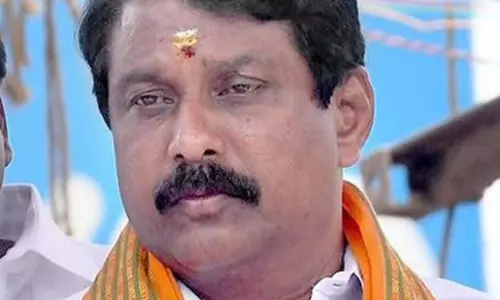 Tamil Nadu : नैना नागेंद्रन ने दिल्ली में जे.पी.नड्डा से की मुलाकात Tamil Nadu : नैना नागेंद्रन ने दिल्ली में जे.पी.नड्डा से की मुलाकात