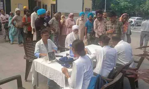 Ludhiana: निःशुल्क चिकित्सा शिविर में 400 मरीजों की जांच की गई Ludhiana: निःशुल्क चिकित्सा शिविर में 400 मरीजों की जांच की गई