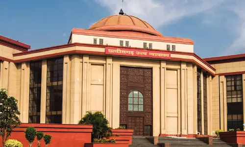 पत्नी का टेक्स्ट मैसेज संभालकर रखा, पति को तलाक लेने की मिली अनुमति