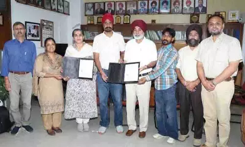 Ludhiana: मधुमेह रोगियों के लिए मल्टीग्रेन आटे के व्यावसायीकरण के लिए समझौते पर हस्ताक्षर किए Ludhiana: मधुमेह रोगियों के लिए मल्टीग्रेन आटे के व्यावसायीकरण के लिए समझौते पर हस्ताक्षर किए