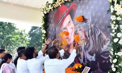 Assam: ज़ुबीन गर्ग को लेकर फैली अफवाहों पर विराम, भूटान नरेश के आने की खबर फर्जी Assam: ज़ुबीन गर्ग को लेकर फैली अफवाहों पर विराम, भूटान नरेश के आने की खबर फर्जी