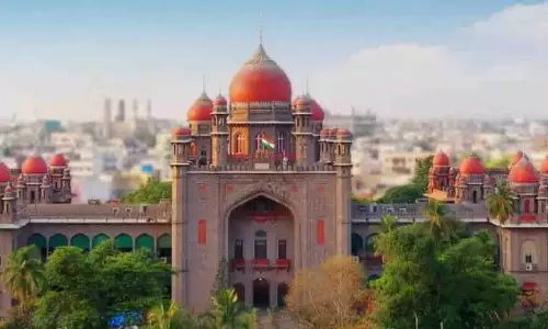 भूदान भूमि पर अवैध निर्माण को लेकर रंगा रेड्डी कलेक्टर को HC का नोटिस भूदान भूमि पर अवैध निर्माण को लेकर रंगा रेड्डी कलेक्टर को HC का नोटिस