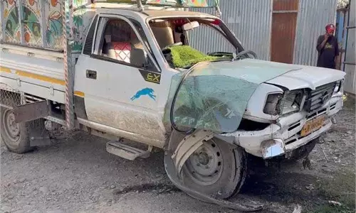 Jammu-Kashmir:  दिल दहला देने वाला हादसा, बुरी तरह फंसा  ड्राइवर