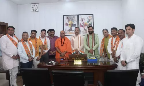 Gurugram : बागी एमसीजी पार्षदों के भाजपा में लौटने से राव बनाम राव विवाद तेज Gurugram : बागी एमसीजी पार्षदों के भाजपा में लौटने से राव बनाम राव विवाद तेज