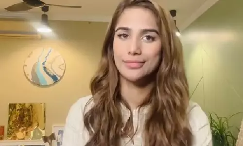 पूनम पांडे पर विवाद के बीच समिति ने स्पष्ट किया रुख