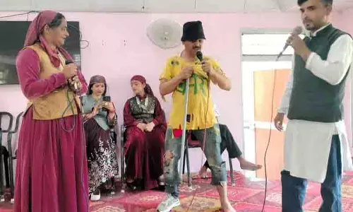 Himachal: सांस्कृतिक कार्यक्रमों से कल्याणकारी योजनाओं के बारे में जागरूकता बढ़ी Himachal: सांस्कृतिक कार्यक्रमों से कल्याणकारी योजनाओं के बारे में जागरूकता बढ़ी