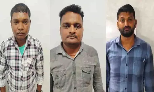 भ्रष्टाचार के मामलों में Odisha में 3 सरकारी अधिकारी गिरफ्तार भ्रष्टाचार के मामलों में Odisha में 3 सरकारी अधिकारी गिरफ्तार