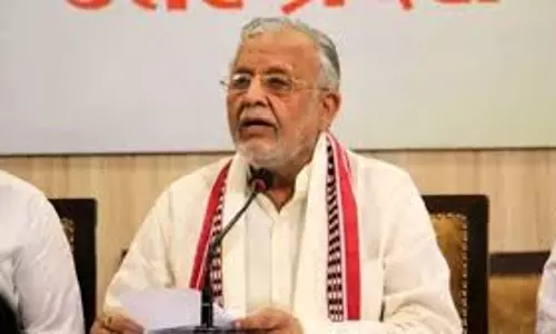 Lucknow: बाजार में व्यापारियों से मिले सुरेश खन्ना