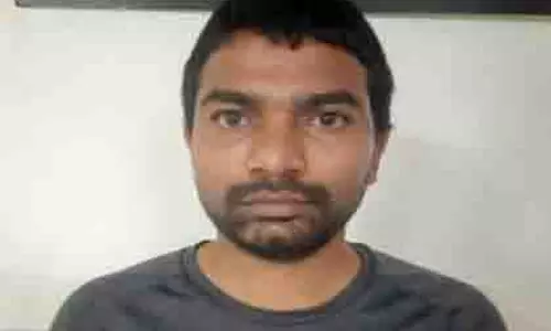 AP: कुख्यात अपराधी की हिरासत से फरारी के बाद दो पुलिसकर्मी निलंबित
