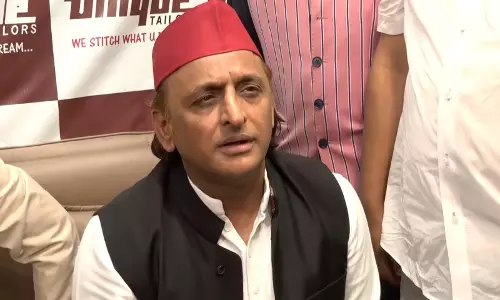 अखिलेश यादव ने आजम खान की रिहाई का स्वागत किया, झूठे मामले वापस लेने का वादा
