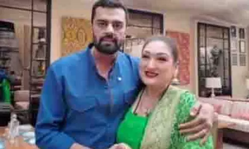 Sunita Ahuja ने बाबुलनाथ मंदिर में भगवान शिव का आशीर्वाद लिया Sunita Ahuja ने बाबुलनाथ मंदिर में भगवान शिव का आशीर्वाद लिया
