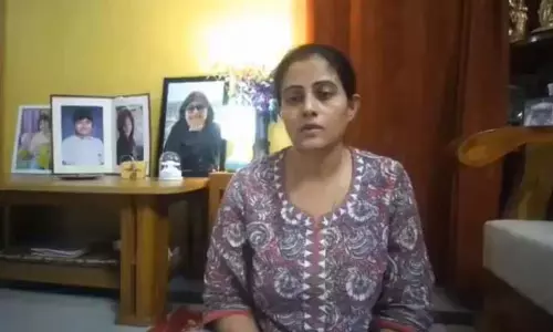 Noida की छात्रा की मौत: माँ की सच्चाई जानने की दिल से की गई गुहार Noida की छात्रा की मौत: माँ की सच्चाई जानने की दिल से की गई गुहार