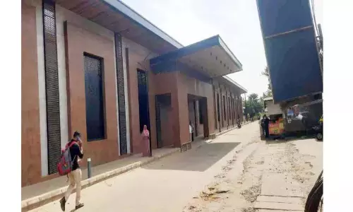 Kerala : ओट्टापलम रेलवे स्टेशन का बड़े पैमाने पर नवीनीकरण किया जाएगा Kerala : ओट्टापलम रेलवे स्टेशन का बड़े पैमाने पर नवीनीकरण किया जाएगा