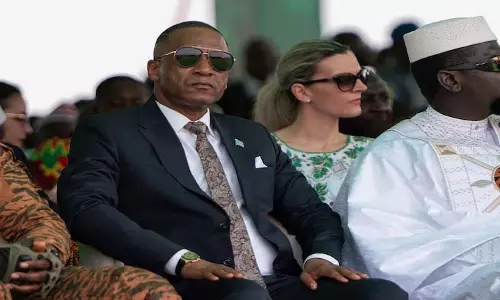 Botswana अगले महीने तक डी बीयर्स की नियंत्रक हिस्सेदारी खरीदना चाहता है Botswana अगले महीने तक डी बीयर्स की नियंत्रक हिस्सेदारी खरीदना चाहता है