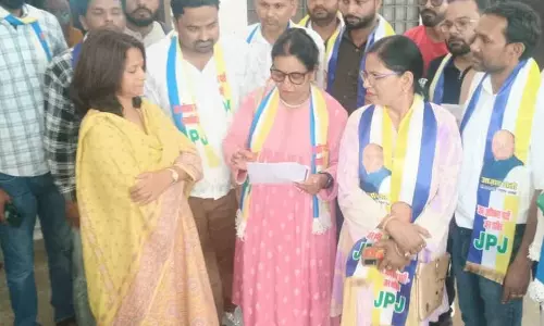 Haridwar: चरणजीत पाहवा के खिलाफ धार्मिक उन्माद फैलाने का आरोप, शिकायत दर्ज Haridwar: चरणजीत पाहवा के खिलाफ धार्मिक उन्माद फैलाने का आरोप, शिकायत दर्ज