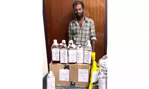 ड्राई डे पर अवैध शराब बिक्री: एक गिरफ्तार ड्राई डे पर अवैध शराब बिक्री: एक गिरफ्तार