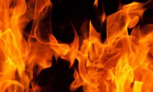 Latehar सदर अस्पताल में लगी आग, मची अफरा-तफरी Latehar सदर अस्पताल में लगी आग, मची अफरा-तफरी