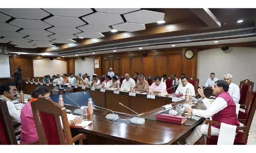 मध्य प्रदेश कैबिनेट ने 2 ताप विद्युत संयंत्र और हेलीकॉप्टर सेवाओं की संशोधित लागत मंजूर की मध्य प्रदेश कैबिनेट ने 2 ताप विद्युत संयंत्र और हेलीकॉप्टर सेवाओं की संशोधित लागत मंजूर की