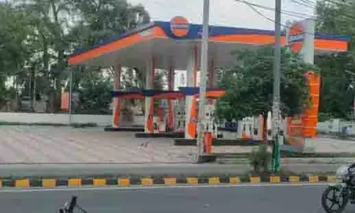 Ludhiana: ईंधन डीलरों ने पेट्रोल पंपों पर कार्रवाई न होने पर जताया विरोध Ludhiana: ईंधन डीलरों ने पेट्रोल पंपों पर कार्रवाई न होने पर जताया विरोध