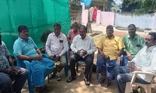 बंदरों और कुत्तों के आतंक से बचाव बंदरों और कुत्तों के आतंक से बचाव