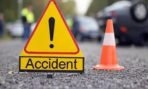ई-रिक्शा चालक की लापरवाही से नाबालिग की मौत, तीन घायल