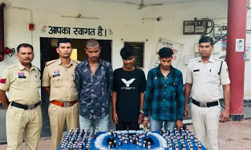 CG BREAKING: भारी मात्रा में नशीली इंजेक्शन बरामद, 3 आरोपी गिरफ्तार CG BREAKING: भारी मात्रा में नशीली इंजेक्शन बरामद, 3 आरोपी गिरफ्तार