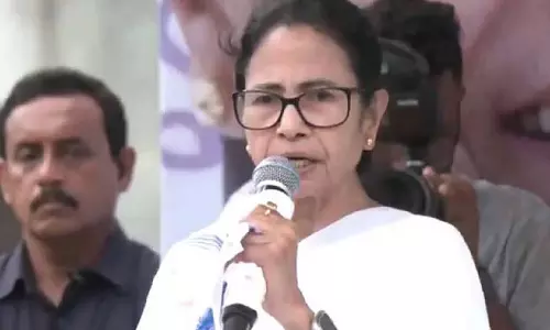 मुख्यमंत्री ने नबान्न में नियंत्रण कक्ष खोलने की घोषणा की मुख्यमंत्री ने नबान्न में नियंत्रण कक्ष खोलने की घोषणा की