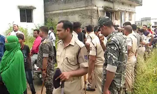 संबलपुर पुलिस ने ड्रग नेटवर्क पर कार्रवाई शुरू की संबलपुर पुलिस ने ड्रग नेटवर्क पर कार्रवाई शुरू की