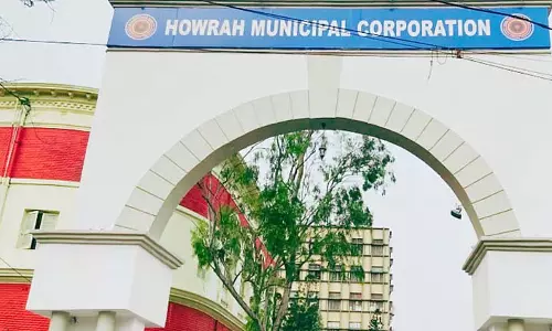 नगर पालिका ने पूजा से पहले सफाई कर्मचारियों के लिए विशेष किट उपलब्ध कराए