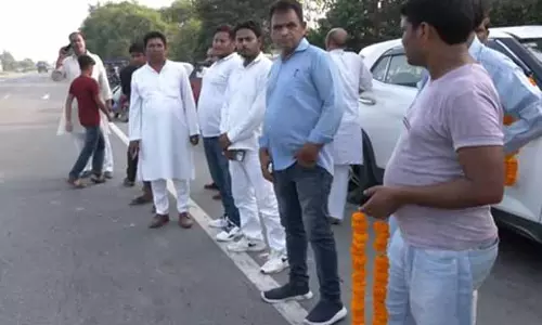 आजम खान की रिहाई पर सपा कार्यकर्ताओं में खुशी की लहर, स्वागत के लिए उमड़ी भीड़