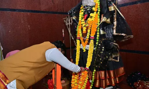 कैबिनेट मंत्री गजेंद्र यादव ने नवरात्रि के दूसरे दिन माँ कंकालीन मईया के किए दर्शन