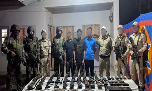संयुक्त अभियान में 9 उग्रवादी गिरफ्तार, भारी मात्रा में हथियार और ड्रग्स बरामद संयुक्त अभियान में 9 उग्रवादी गिरफ्तार, भारी मात्रा में हथियार और ड्रग्स बरामद