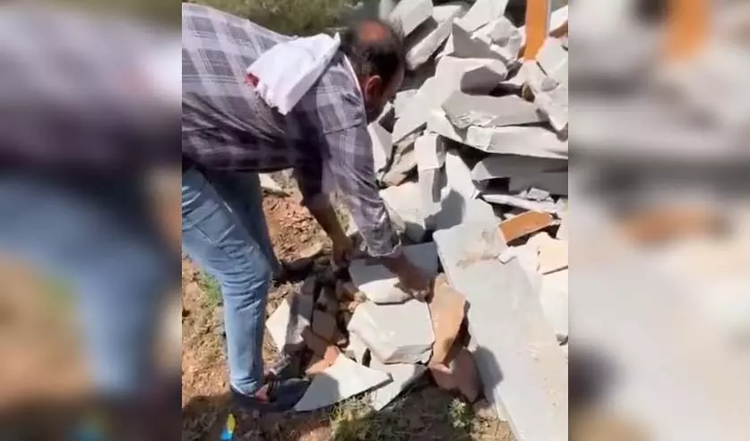 नवजात के मुंह में पत्थर, Fevikwik का भी इस्तेमाल, लेकिन जाको राखे साईयां मार सके ना कोय... नवजात के मुंह में पत्थर, Fevikwik का भी इस्तेमाल, लेकिन जाको राखे साईयां मार सके ना कोय...