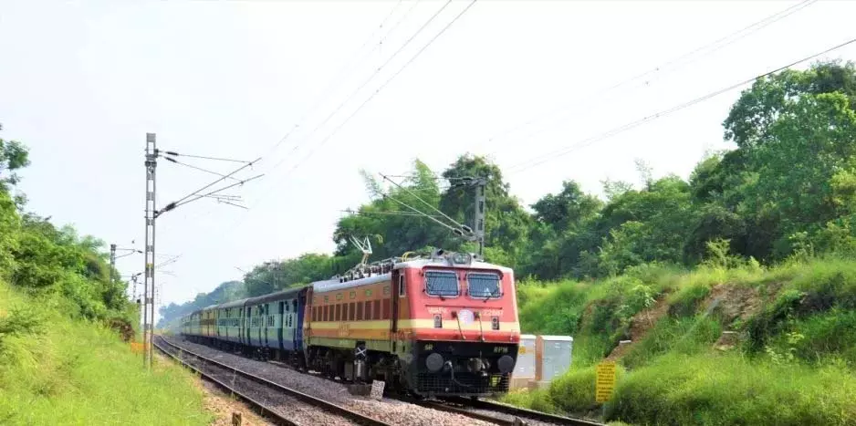 त्योहारों के लिए रेलवे की खास तैयारी, यात्रियों की बल्ले-बल्ले त्योहारों के लिए रेलवे की खास तैयारी, यात्रियों की बल्ले-बल्ले