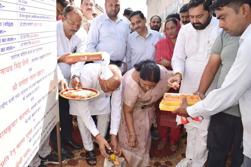 Haryana : करनाल में आंतरिक सड़कों के सुदृढ़ीकरण का कार्य शुरू Haryana : करनाल में आंतरिक सड़कों के सुदृढ़ीकरण का कार्य शुरू