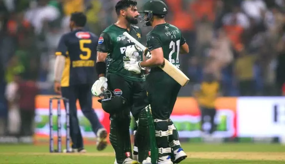 Asia Cup 2025 Super 4: पाकिस्तान श्रीलंका को हराकर अंक तालिका में दूसरे स्थान पर पहुंचा Asia Cup 2025 Super 4: पाकिस्तान श्रीलंका को हराकर अंक तालिका में दूसरे स्थान पर पहुंचा