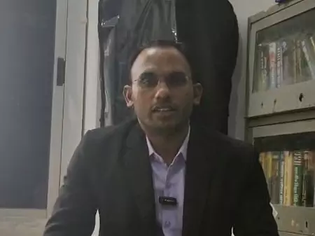 महिला की फर्जी Facebook आईडी बनाने वाले आरोपियों को तीन साल की सजा, 20 हजार का जुर्माना महिला की फर्जी Facebook आईडी बनाने वाले आरोपियों को तीन साल की सजा, 20 हजार का जुर्माना