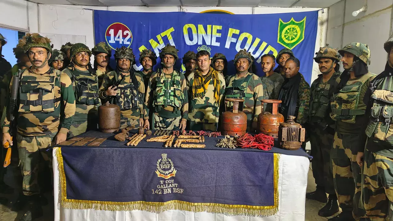 Malkangiri में माओवादी शिविर पर छापा, हथियार जब्त Malkangiri में माओवादी शिविर पर छापा, हथियार जब्त